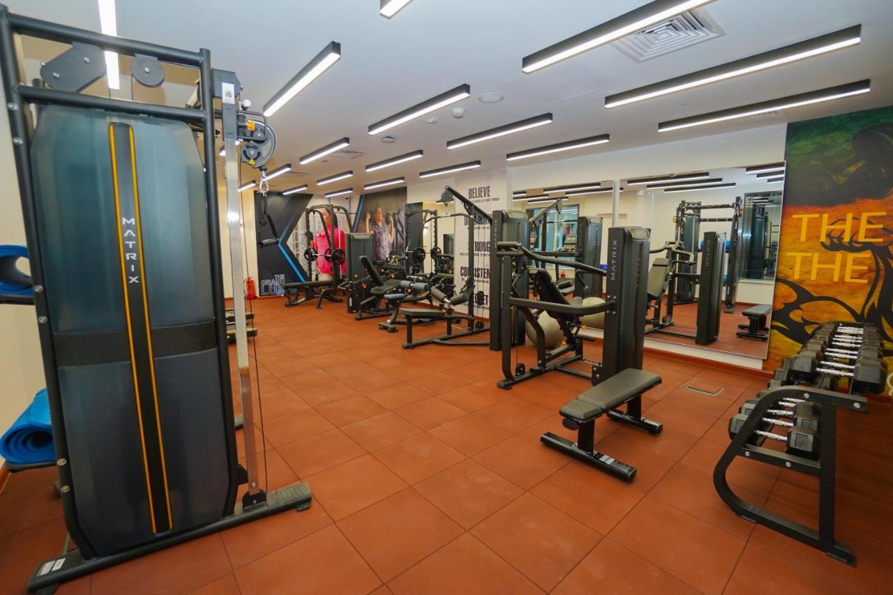 The Grand Lux Hotel ドーハ エクステリア 写真 The gym at the hotel